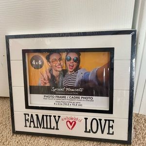 Family photo frame 4x6 NWT
